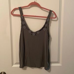 Soft & Sexy AEO tank - Green with floral embroidery and scalloped neckline